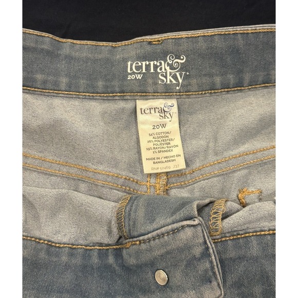 Terra & Sky Womens Light Wash Denim Jean Shorts Plus Size 5 Inch Inseam - Picture 2 of 12